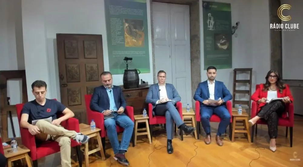 10-10-2025 - Eleições Autárquicas 2025 - Debate na Rádio Clube dos Candidatos à Assembleia Municipal